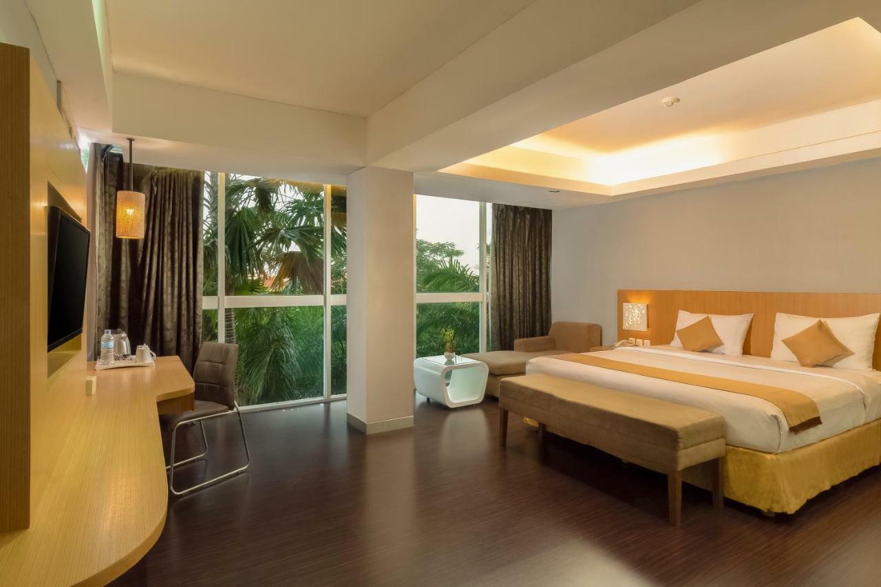 Kyriad Royal Seminyak  Exterior photo